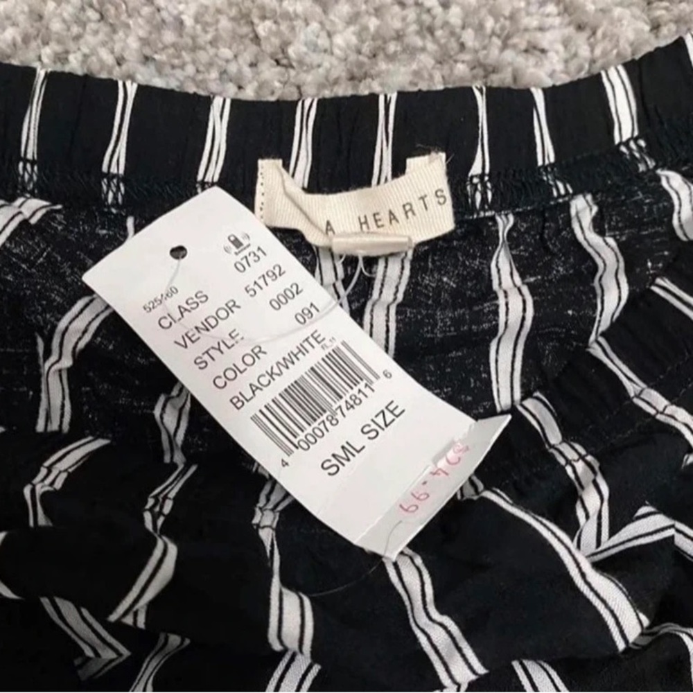 La Hearts Black & White Vertical Stripe Off-Shoulder Crop Top - Picture 2 of 3